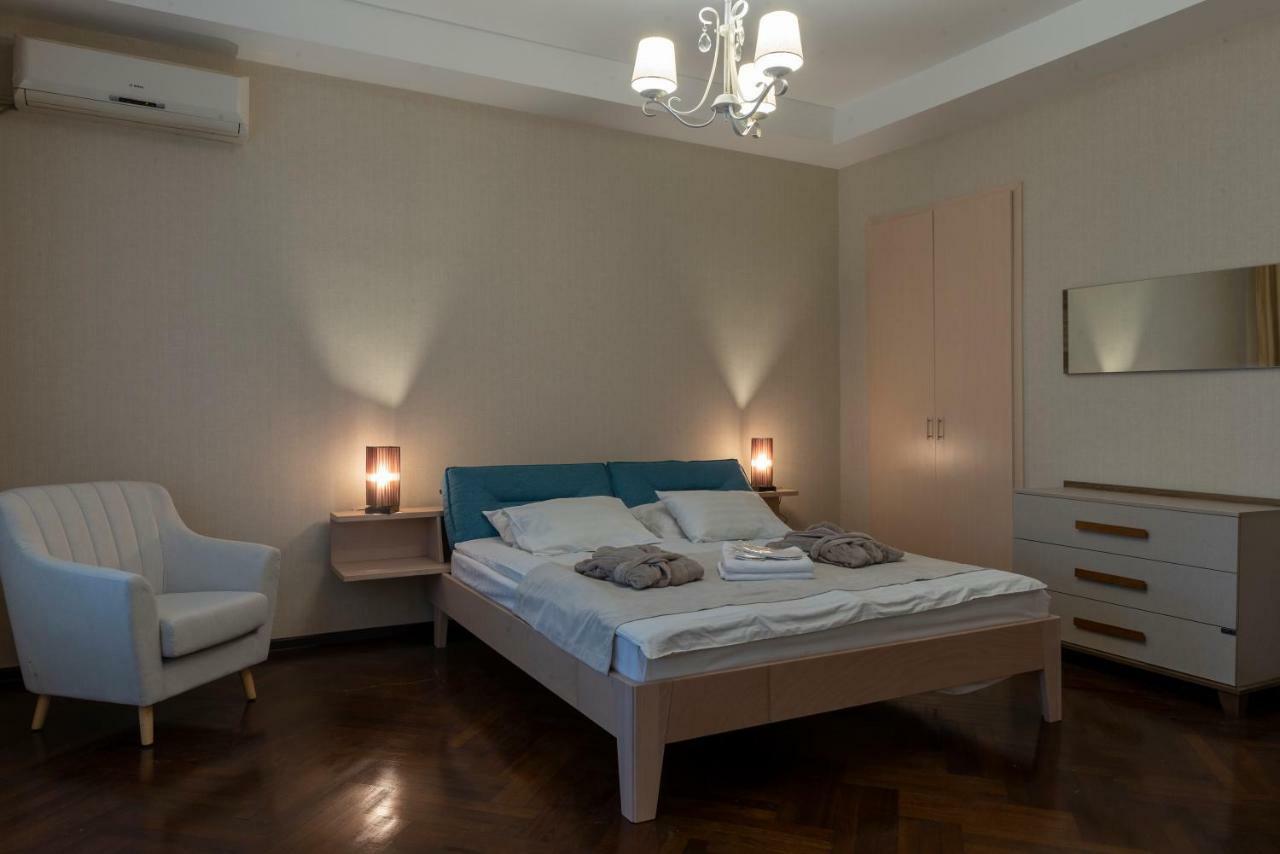 Golden Nugget Apartment Tbilisi Exterior photo